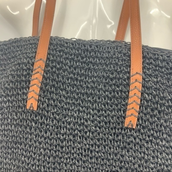 Olive Street gray straw tote with leather straps - Picture 3 of 5